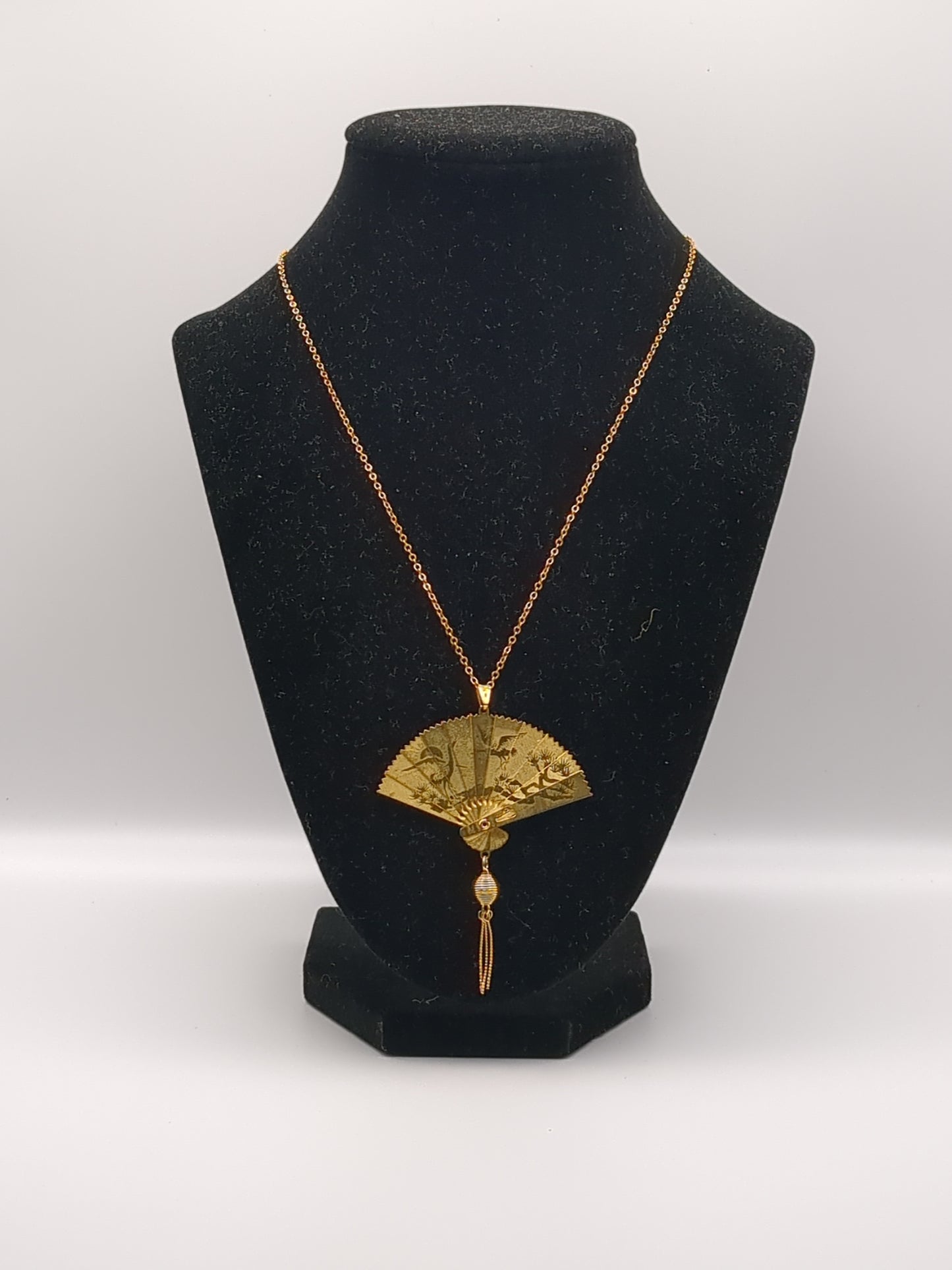 Vintage Gold-Plated Fan Necklace