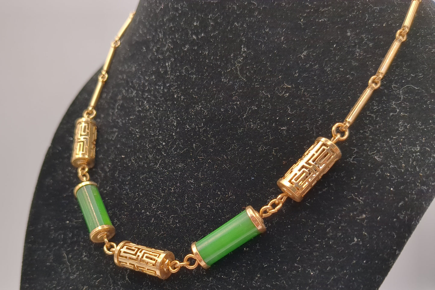 Vintage Sarah Coventry Asian Style Necklace