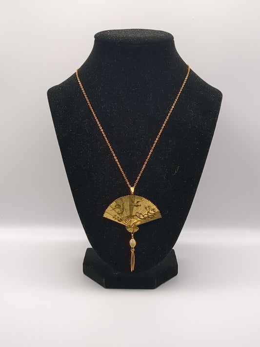 Vintage Gold-Plated Fan Necklace